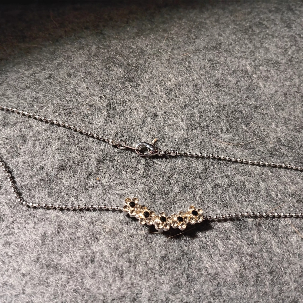 Silver crystal tiny daisies petite vintage mint
